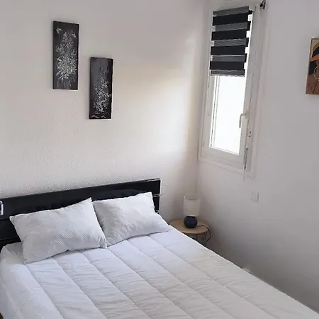 St Cyprien Moderne Et Lumineux Rez De Jardin Apartman